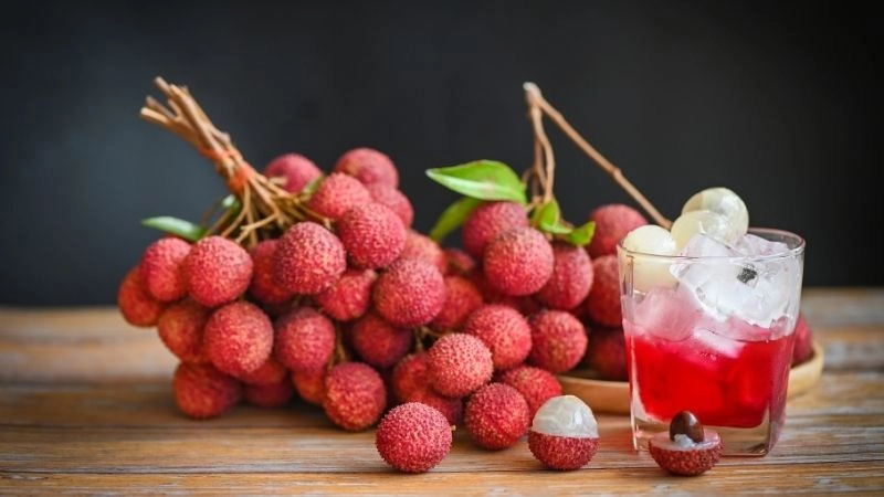 Biến tấu trà vải cho trẻ em và người lớn tuổi