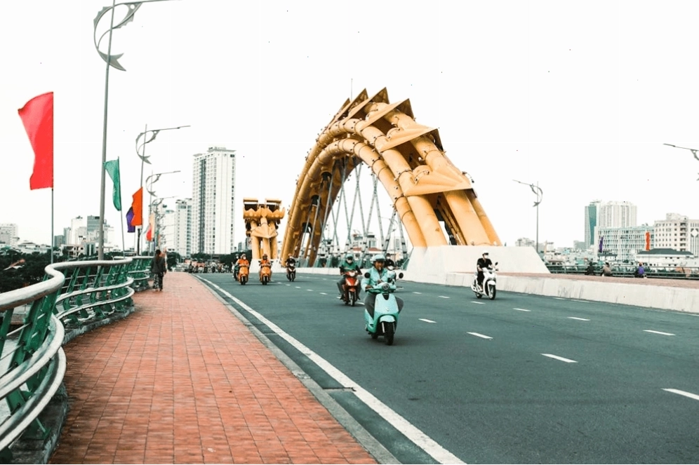 A direct view of the performances when standing on the Dragon Bridge