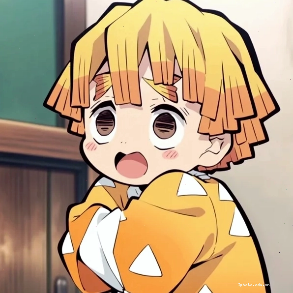 Anime Zenitsu chibi với đôi mắt to tròn long lanh