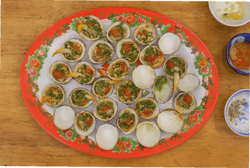 Các nhà hàng địa phương với tầm nhìn tuyệt đẹp ra Cầu Rồng