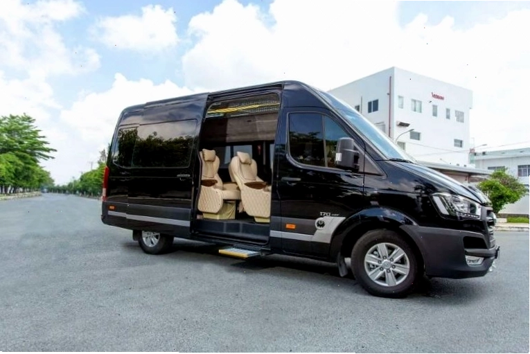 Di chuyển bằng xe Limousine đến Sầm Sơn