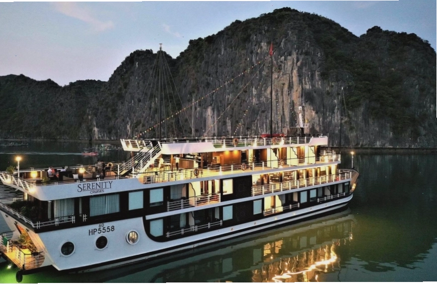 Du thuyền Serenity về đêm trên Vịnh Hạ Long - Dịch vụ của Blue Dragon Tours