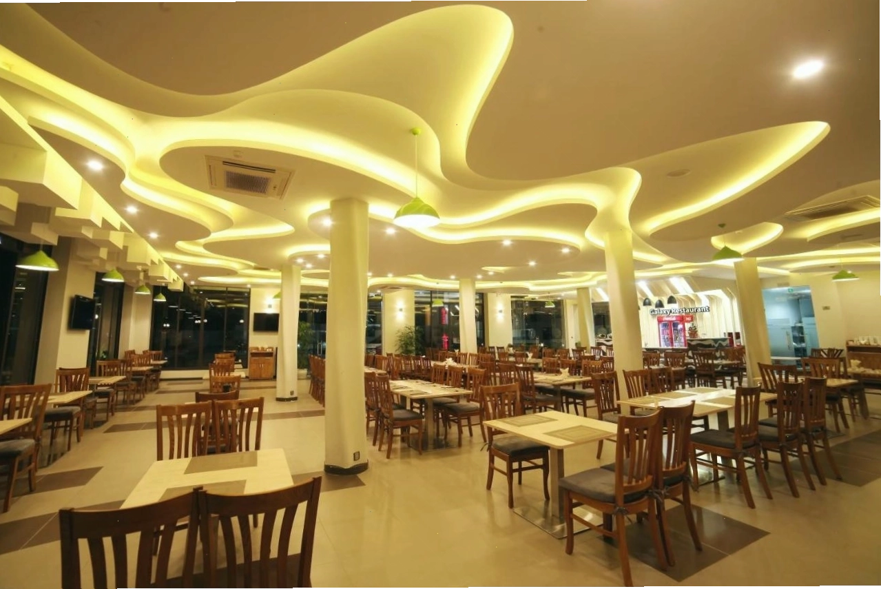 Không gian nhà hàng tại Khách sạn Dragon Sea Sầm Sơn