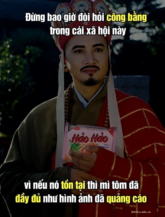 Meme Đường Tăng nhìn chằm chằm đầy ẩn ý