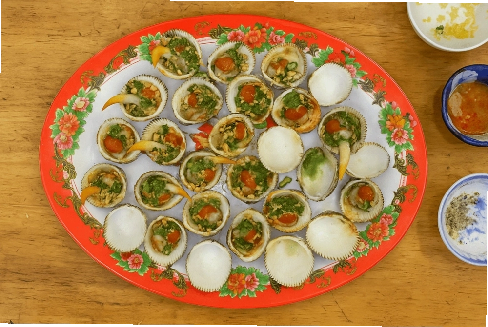Nhà hàng địa phương với tầm nhìn tuyệt đẹp ra Cầu Rồng