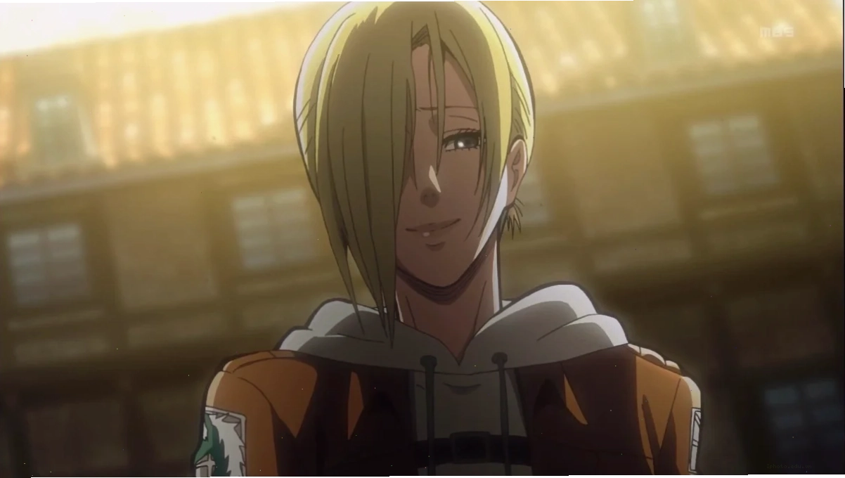 Annie Leonhart trong hình dạng Nữ Titan