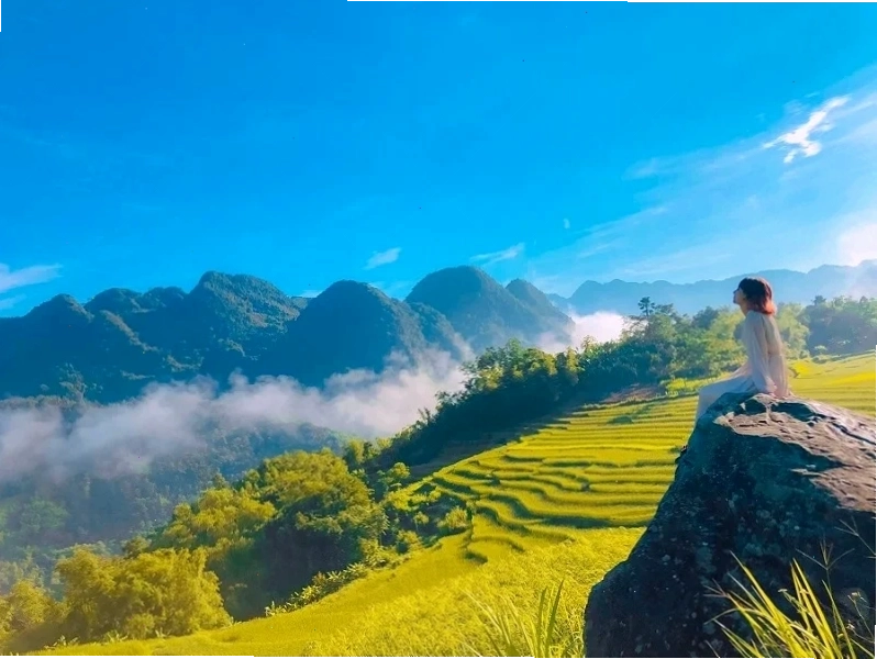 Hoa Thành thể hiện sức mạnh phi thường