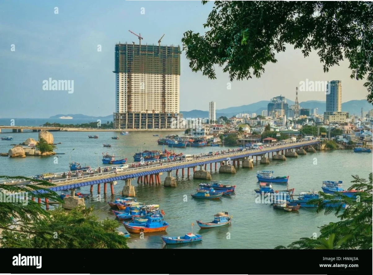 Hoa Thành trong hình thái thiếu niên Tam Lang