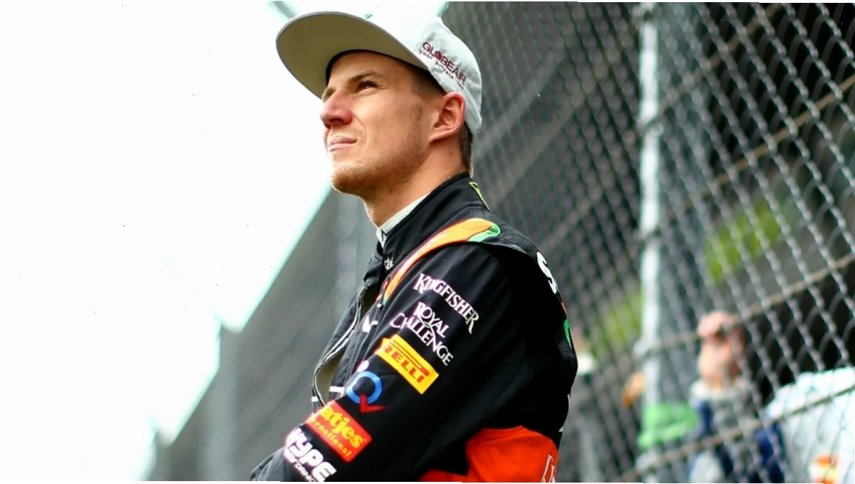 Nico Hulkenberg và chiếc xe đua của đội Audi Revolut F1 Team