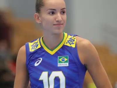 Phân tích nghệ thuật bay trên lưới của Gabriela Guimarães năm 2026