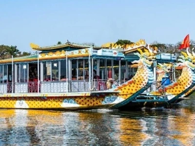 Khám phá vẻ đẹp độc đáo của thuyền Rồng sông Hương tại Huế